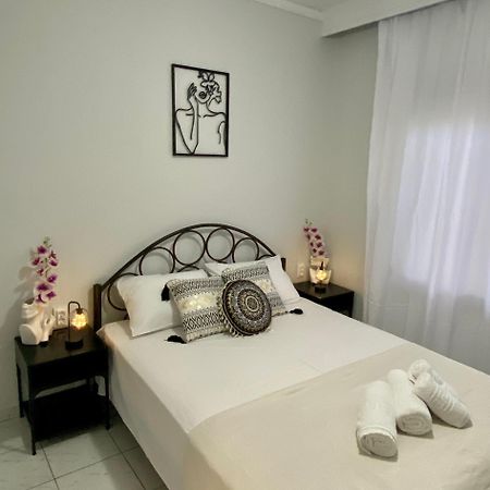 Peramore Apartment Néa Péramos Bagian luar foto