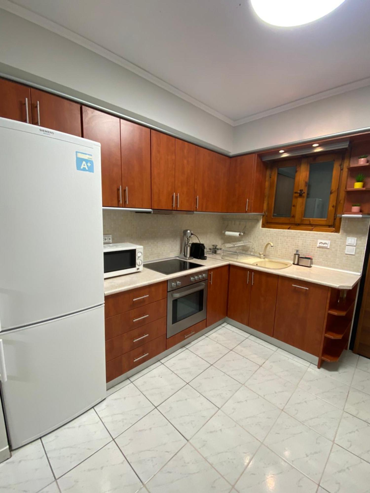 Peramore Apartment Néa Péramos Bagian luar foto