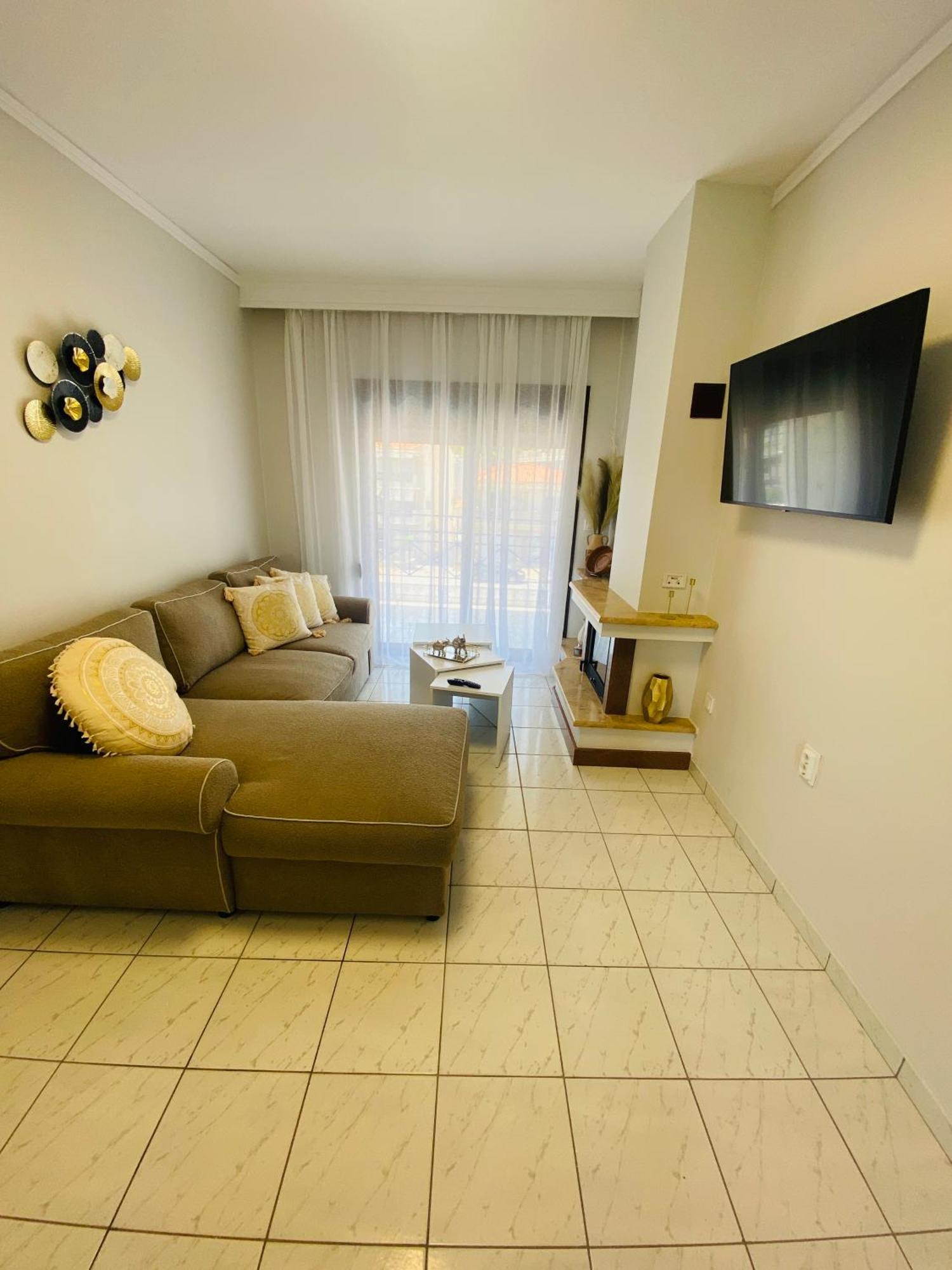 Peramore Apartment Néa Péramos Bagian luar foto